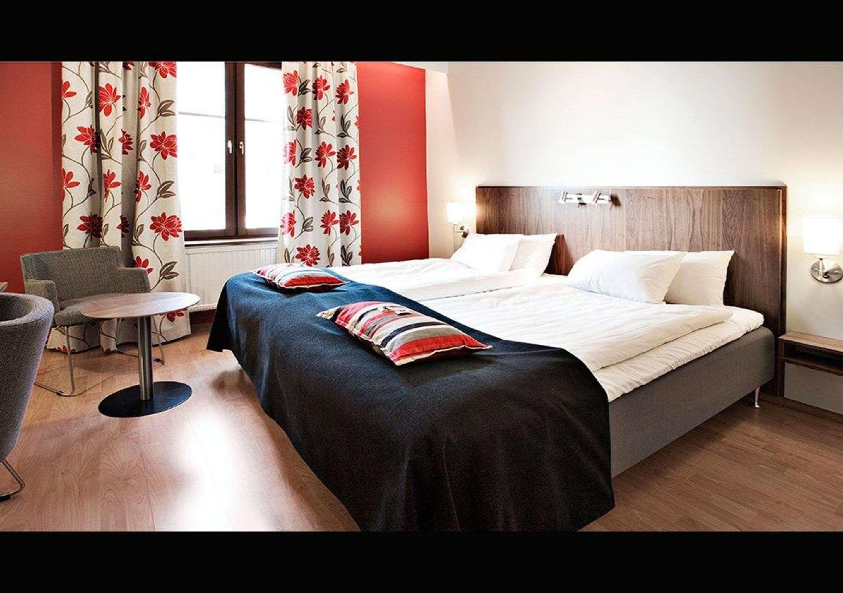 Home Hotel Kung Oscar Трольхеттан Экстерьер фото